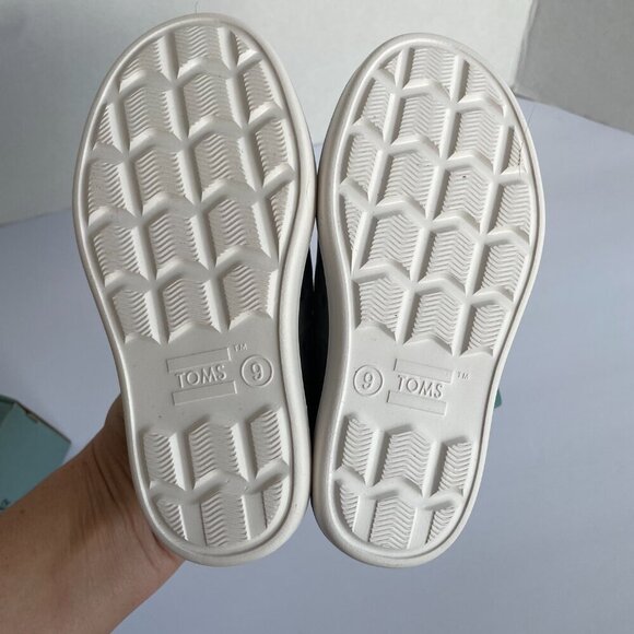 NEW Toms Rubber Kids Toddler Shoe (Similar to Native Jeffersons), Grey - Size 9 - Picture 4 of 6
